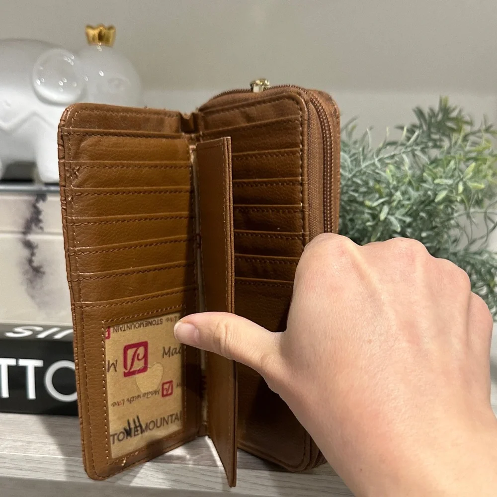 Stone Mountain Bonded Leather Bifold Zip-Around Wallet/Wristlet - Picture 7 of 9
